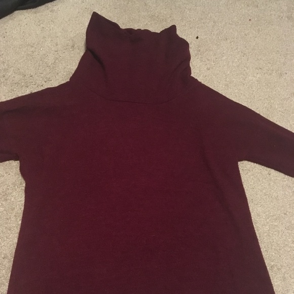Turtle Neck - Picture 2 of 2